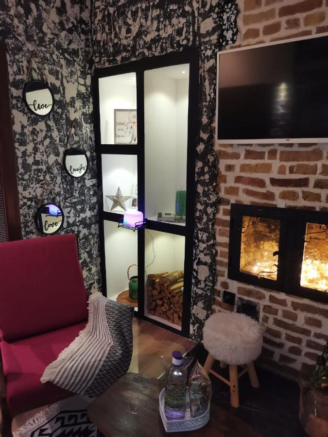 Studio Apartman Black & White Centar Sarajevo Free Parking Ngoại thất bức ảnh