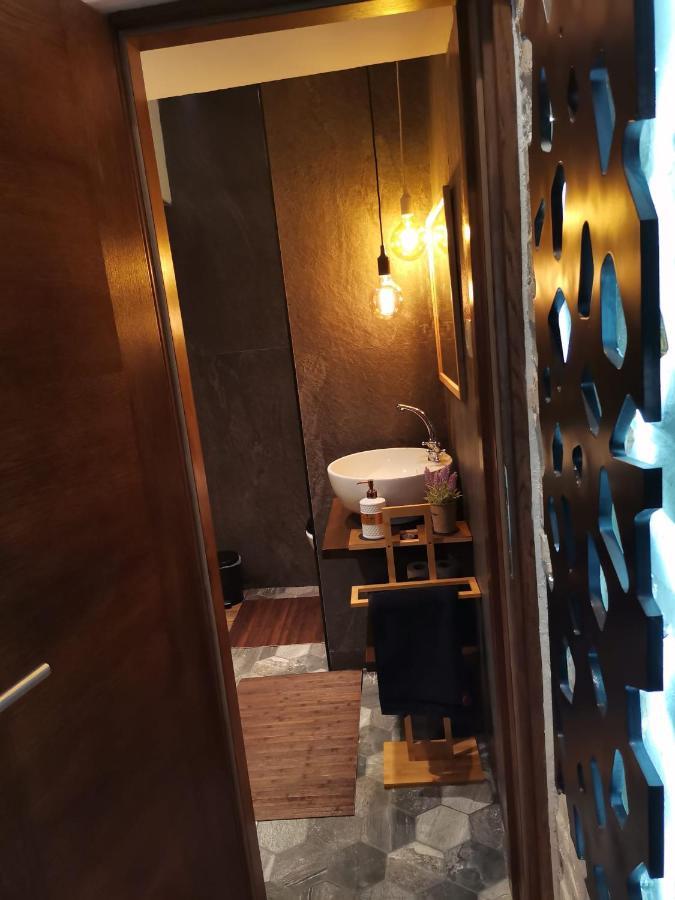 Studio Apartman Black & White Centar Sarajevo Free Parking Ngoại thất bức ảnh