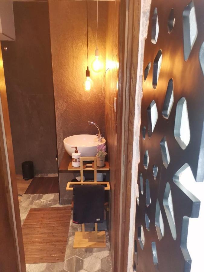 Studio Apartman Black & White Centar Sarajevo Free Parking Ngoại thất bức ảnh