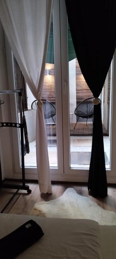 Studio Apartman Black & White Centar Sarajevo Free Parking Ngoại thất bức ảnh